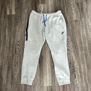 Nike Tech Fleece Joggers - grey